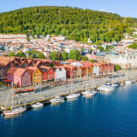 Ferienwohnung View To Bryggen - Renovated Dec 24 - Historic Cobblestone Street Bergen Exterior foto